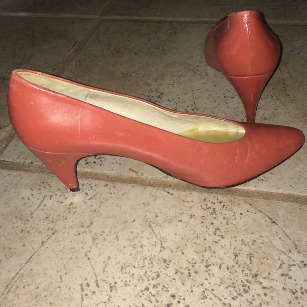 Vintage Evan Picone Leather Pumps